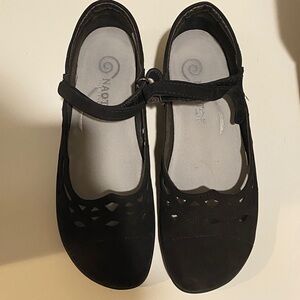 Naot Women’s Black Cutout Mary Jane Shoes